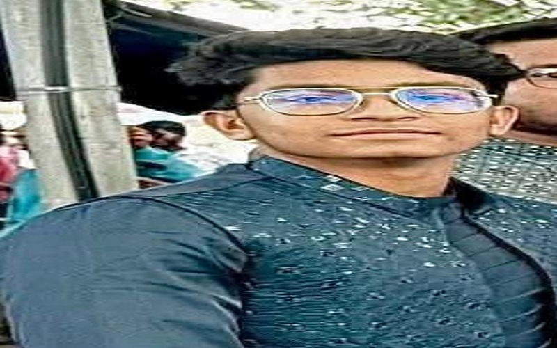 চাঁপাইনবাবঞ্জে পিতার সাথে গোসলে নেমে মহানন্দায় ডুবে প্রাণ গেল তরুন শিক্ষার্থীর,পিতা উদ্ধার